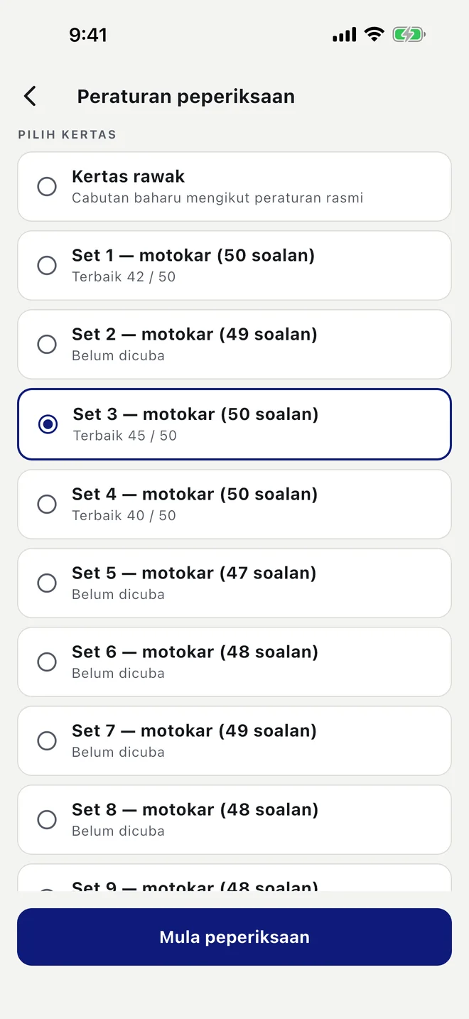 Kertas rawak dan set latihan 1 hingga 9 untuk motokar dalam Bahasa Melayu, setiap satu dilabel dengan saiz sebenarnya dan skor terbaik atau "Belum dicuba". Skor itu ialah data demo.
